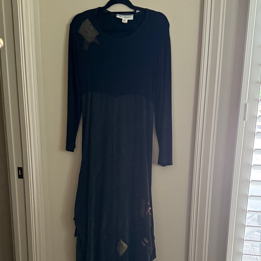 Scallops Elegant Black Dress